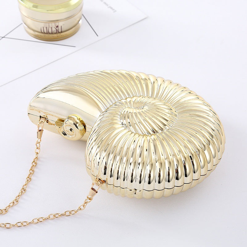 Chelsie Conch Shell Clutch Purse